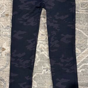 SPANX woman’s sz SM Black Camouflage Leggings